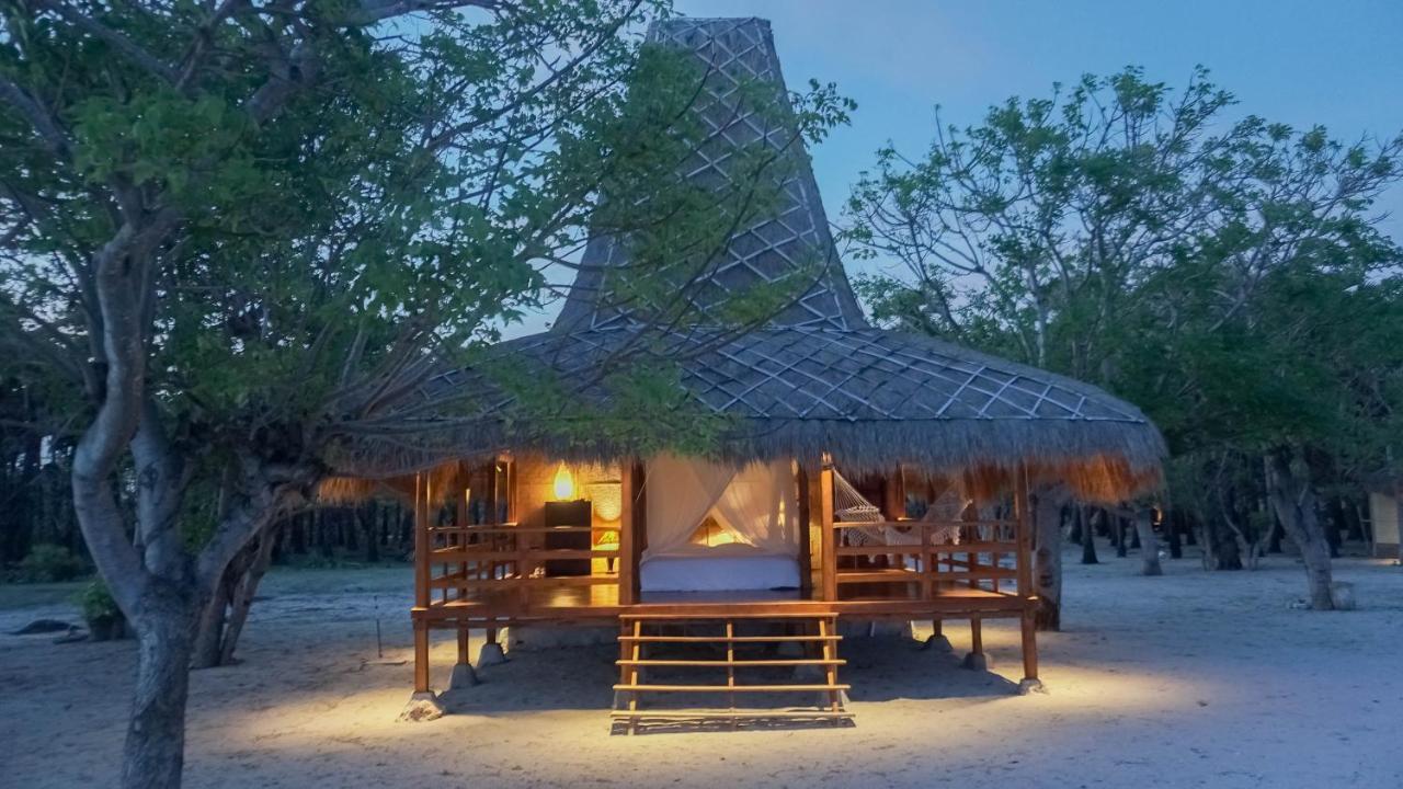 Costa Beach Resort & Club Waingapu Exterior photo