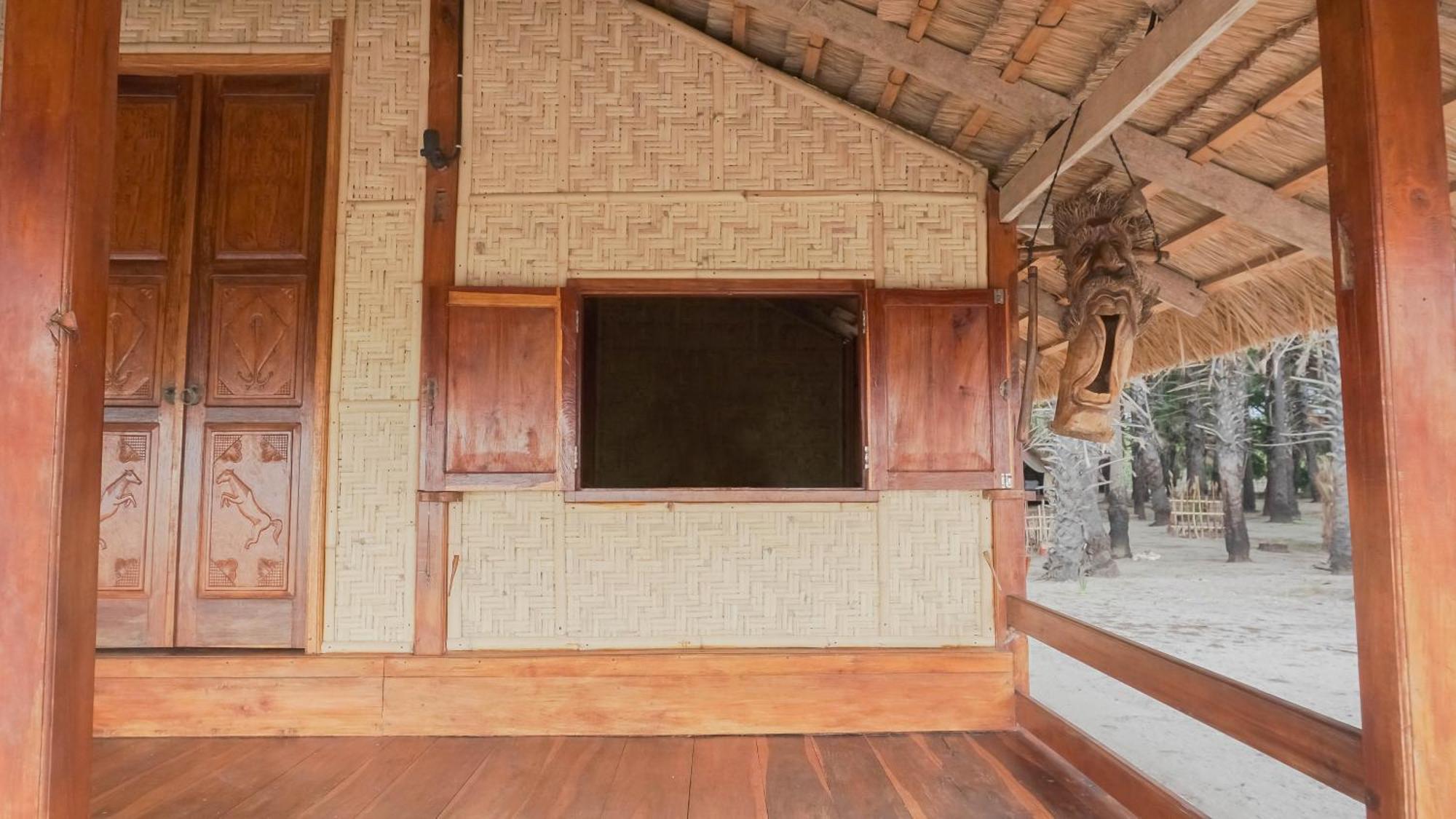 Costa Beach Resort & Club Waingapu Room photo